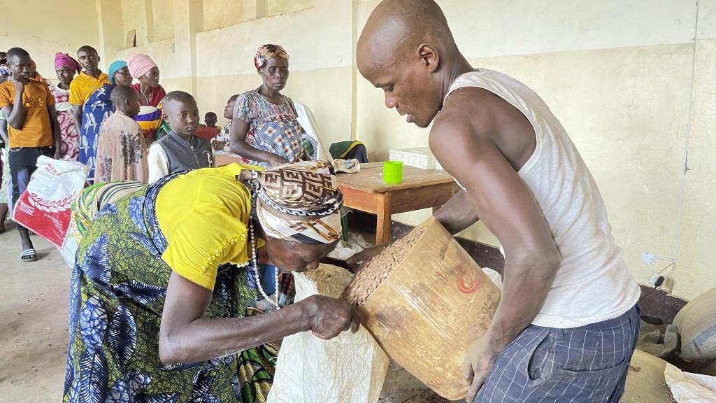 Adoption à distance des orphelins de père et mère.